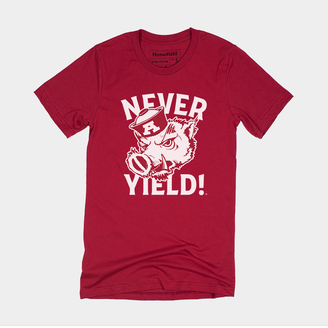 Retro Razorback Never Yield Tee Homefield 0802